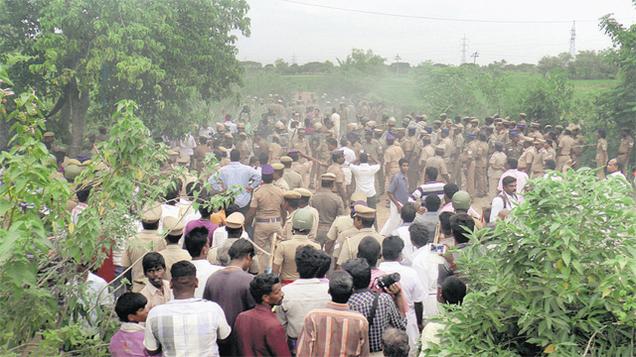 கதிராமங்கலத்தில் இருந்து போலீசார் உடனே வெளியேற வேண்டும் : ஸ்டாலின்