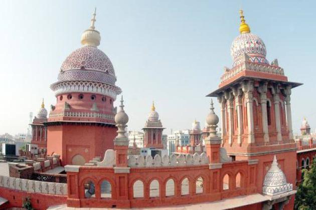 மருத்துவ பட்ட மேற்படிப்புகளுக்கு தனியார் கல்லூரிகளில் அரசுக்கு 50% இடஒதுக்கீடு: ஐக்கோர்ட் ஆணை