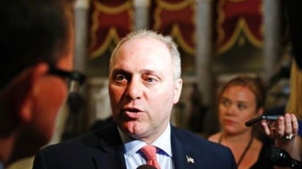 அமெரிக்க குடியரசு கட்சி எம்பி உட்பட 4 பேர் மீது துப்பாக்கிச்சூடு; சுட்டவர் கொல்லப்பட்டார்