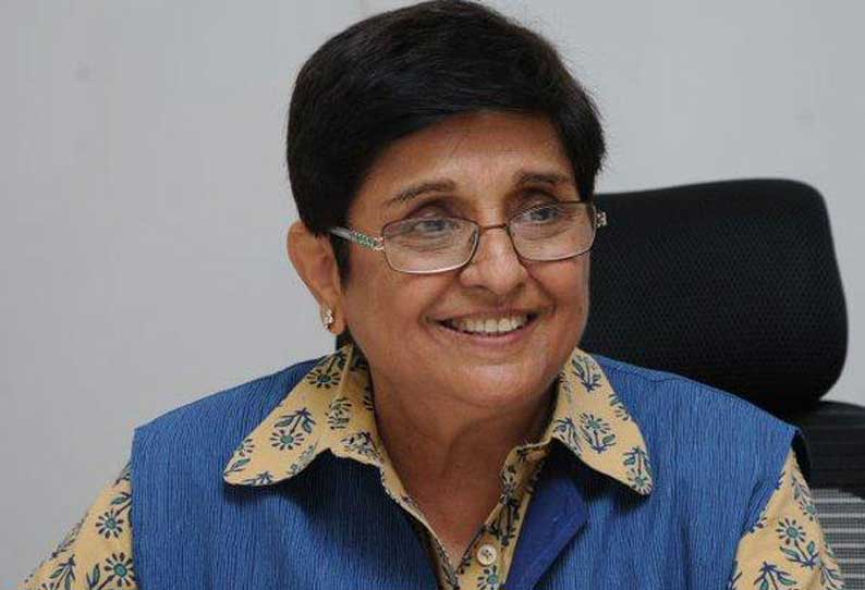 புதுச்சேரியில் 3 பா.ஜ.க. நியமன எம்எல்ஏக்களுக்கு பதவிப் பிரமாணம் செய்துவைத்து தன் விசுவாசத்தைக் வெளிக்காட்டினார் கிரண்பேடி