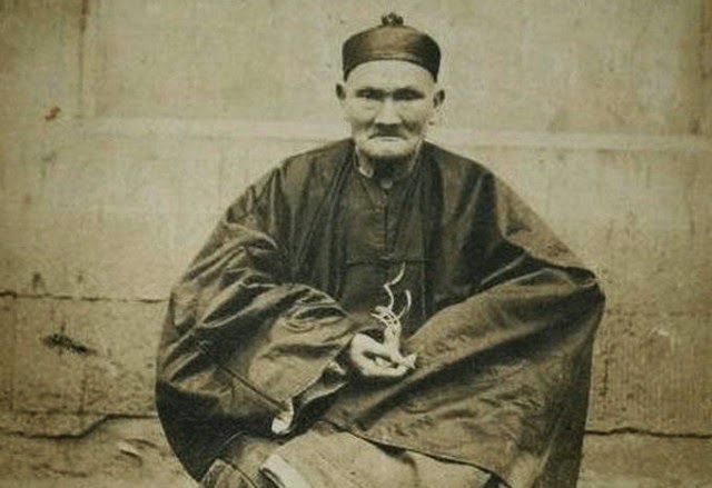 பதிவு செய்யப்பட்ட வரலாற்றின்படி உலகில் மிக அதிக வருடங்கள் உயிர் வாழ்ந்தவர் ?!