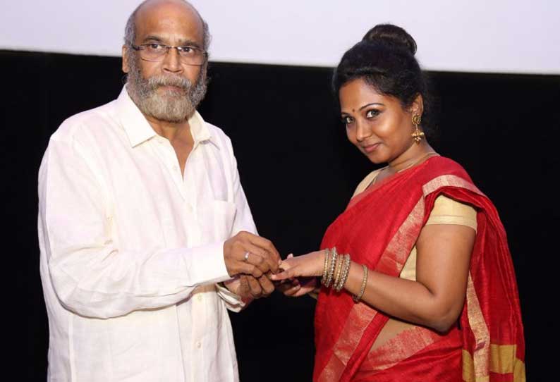 35 வயது நடிகையை காதல் திருமணம் கொண்ட டைரக்டர் வேலுபிரபாகரன்