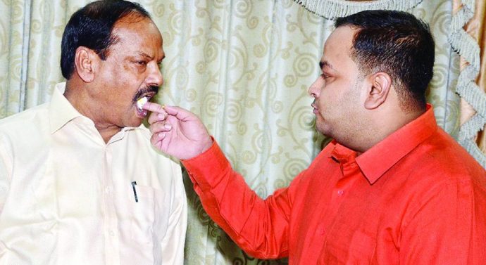 ஜார்கண்ட்: பெண்களின் பெயரில் சொத்து வாங்கினால் பத்திர செலவு வெறும் 1 ரூபாய்