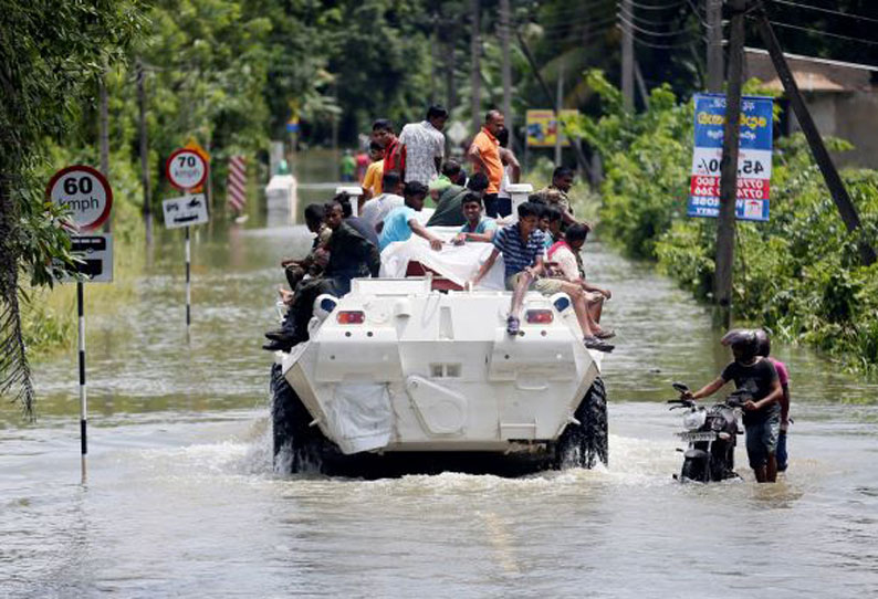 இலங்கை: கனமழையால் உயிரிழந்தோர் எண்ணிக்கை 100 - யை தொட்டது