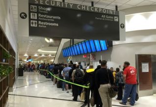 அமெரிக்க குடியேற்ற அதிகாரிகள் பிடியிலிருந்த இந்தியர் மரணம்