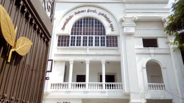 அதிமுக கட்சி விவகாரங்கள் : முதல்வரிடம் தினகரன் ஆதரவு எம்.எல்.ஏ.க்கள் கோரிக்கை