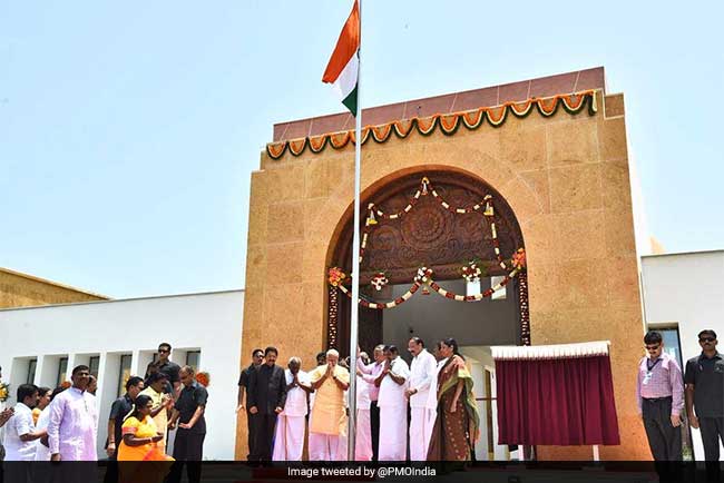 அப்துல் கலாமின் மணிமண்டபத்தை  நரேந்திர மோடி திறந்துவைத்தார்