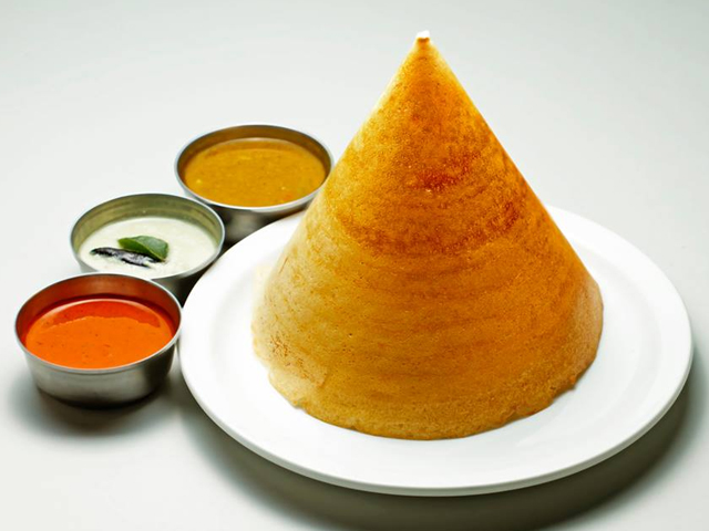 ஜி.எஸ்.டி.யின் தாக்கம் : ஹோட்டல் உணவுப் பொருள்கள்  மற்றும் சினிமா கட்டணங்கள் விலை உயர்ந்தன