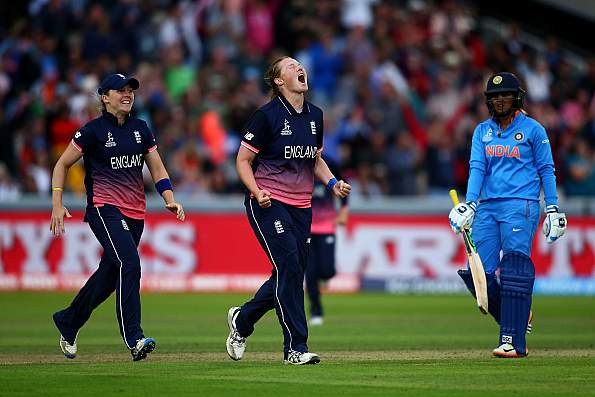 மகளிர் உலகக் கோப்பை கிரிக்கெட்: இந்திய அணியை வென்றது இங்கிலாந்து