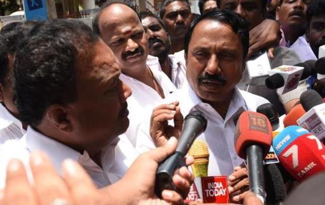 பிளஸ் 2 தேர்வு முடிவு செல்போனில் அனுப்பப்படும்: அமைச்சர் தகவல்